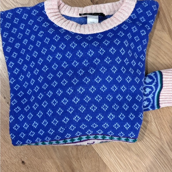 Vintage Pierre Cardin Blue and Cream Patterned Women's Sweater - Picture 2 of 3